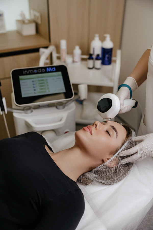 IPL Photorejuvenation, Acne Treatment, Blood Vessels and Pigmentation with LUMECCA